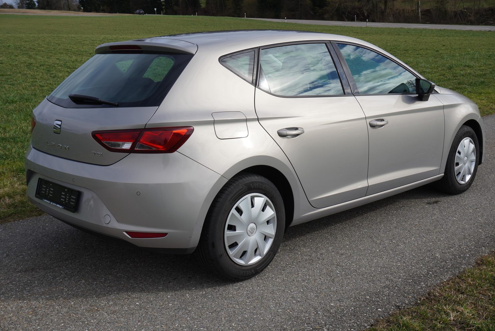 SEAT Leon 1.2 TSI 110 Style iTech, Petrol, Second hand / Used, Manual - 5