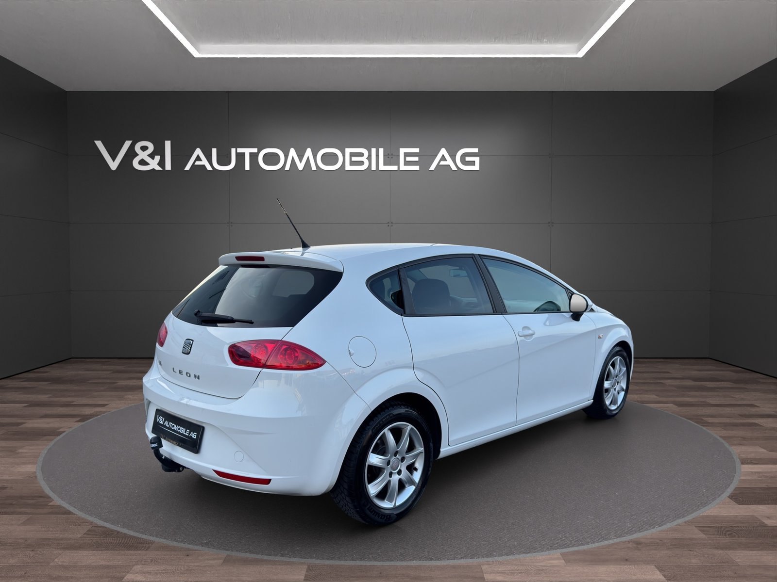 SEAT Leon 1.6 TDI Reference, Diesel, Second hand / Used, Manual - 5