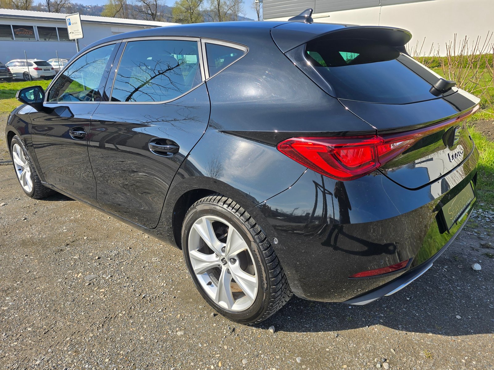 SEAT Leon 1.5 eTSI mHEV DSG FR, Mild-Hybrid Benzin/Elektro, Occasion / Gebraucht, Automatik - 4