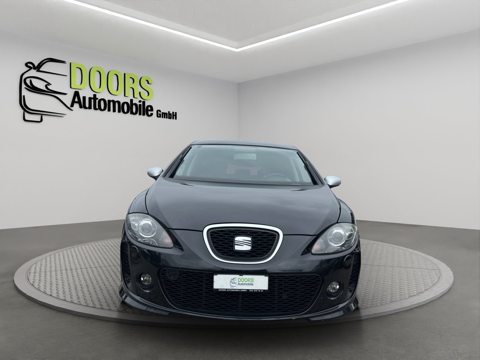 SEAT Leon 2.0 TSI FR, Petrol, Second hand / Used, Manual - 2