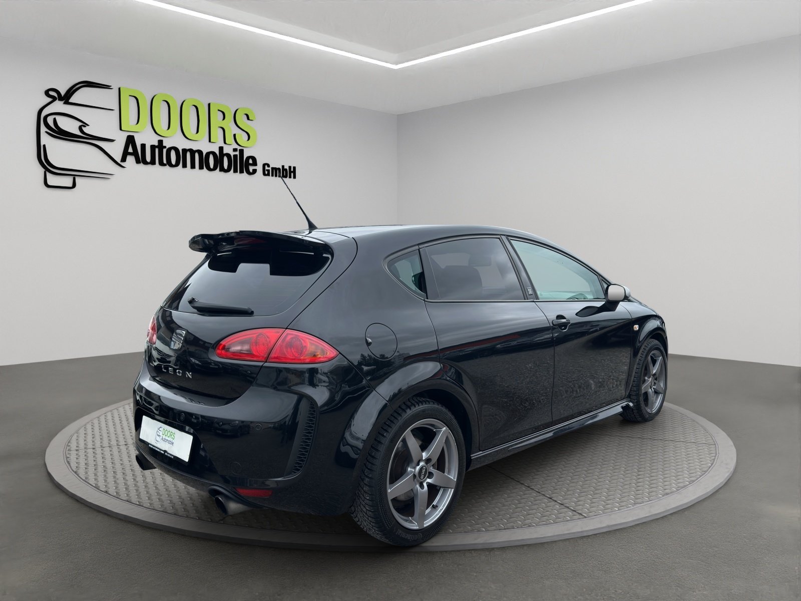 SEAT Leon 2.0 TSI FR, Petrol, Second hand / Used, Manual - 4