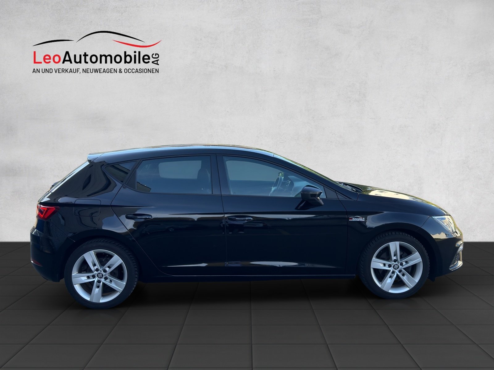 SEAT LEON, Petrol, Second hand / Used, Automatic - 6