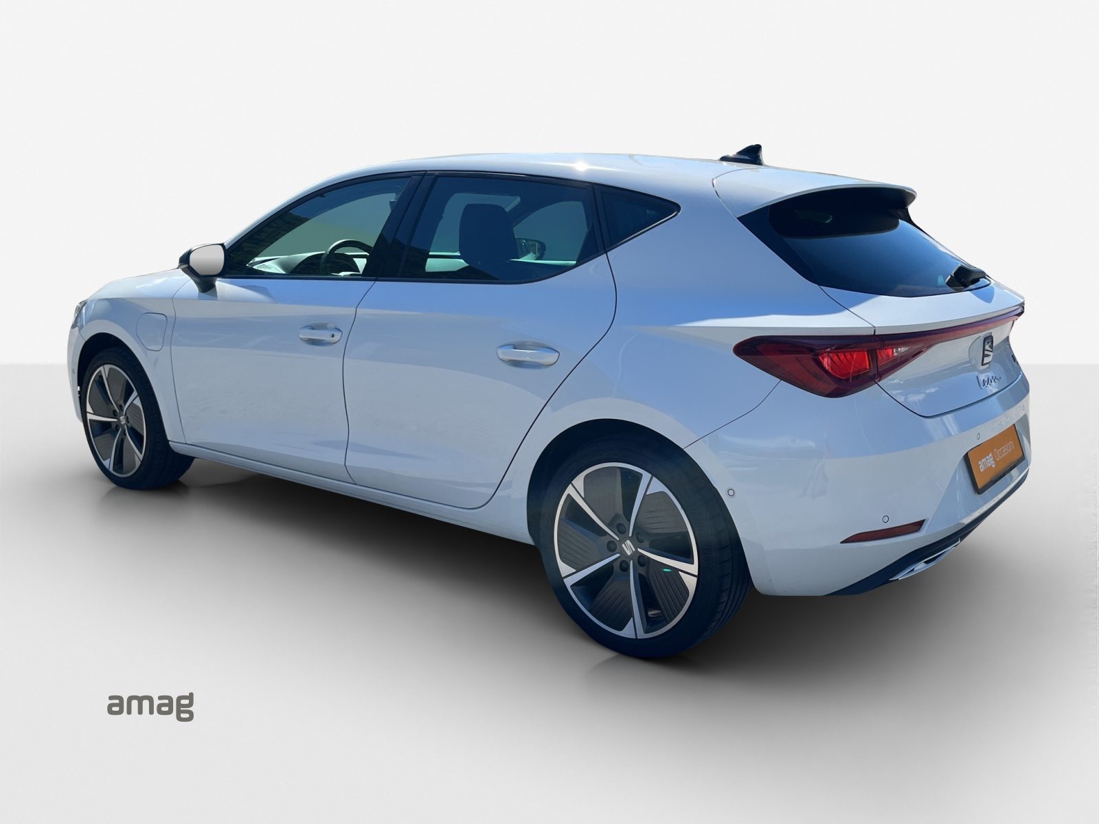 SEAT NEW LEON HOLA FR e-HYBRID (netto), Voll-Hybrid Benzin/Elektro, Occasion / Gebraucht, Automatik - 3