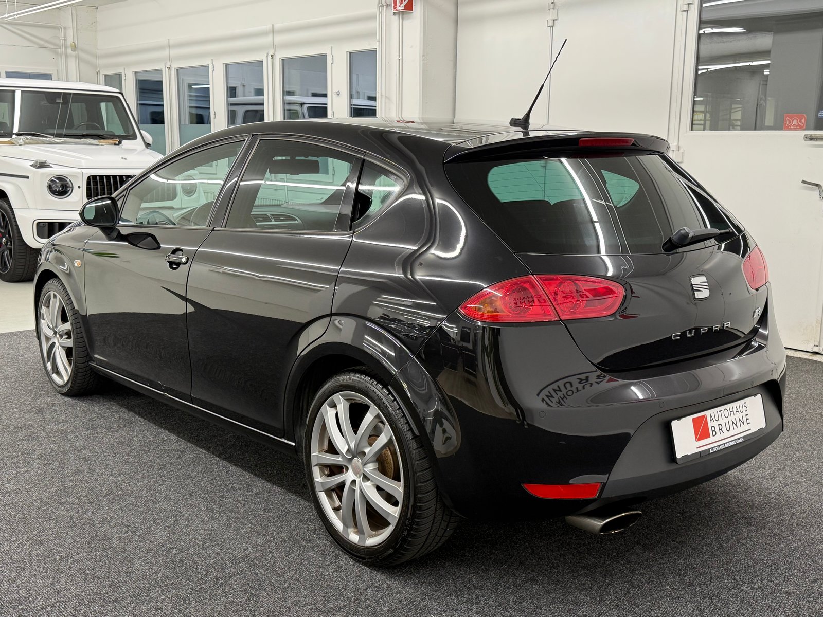 SEAT Leon 2.0 TSI R, Essence, Occasion / Utilisé, Manuelle - 7