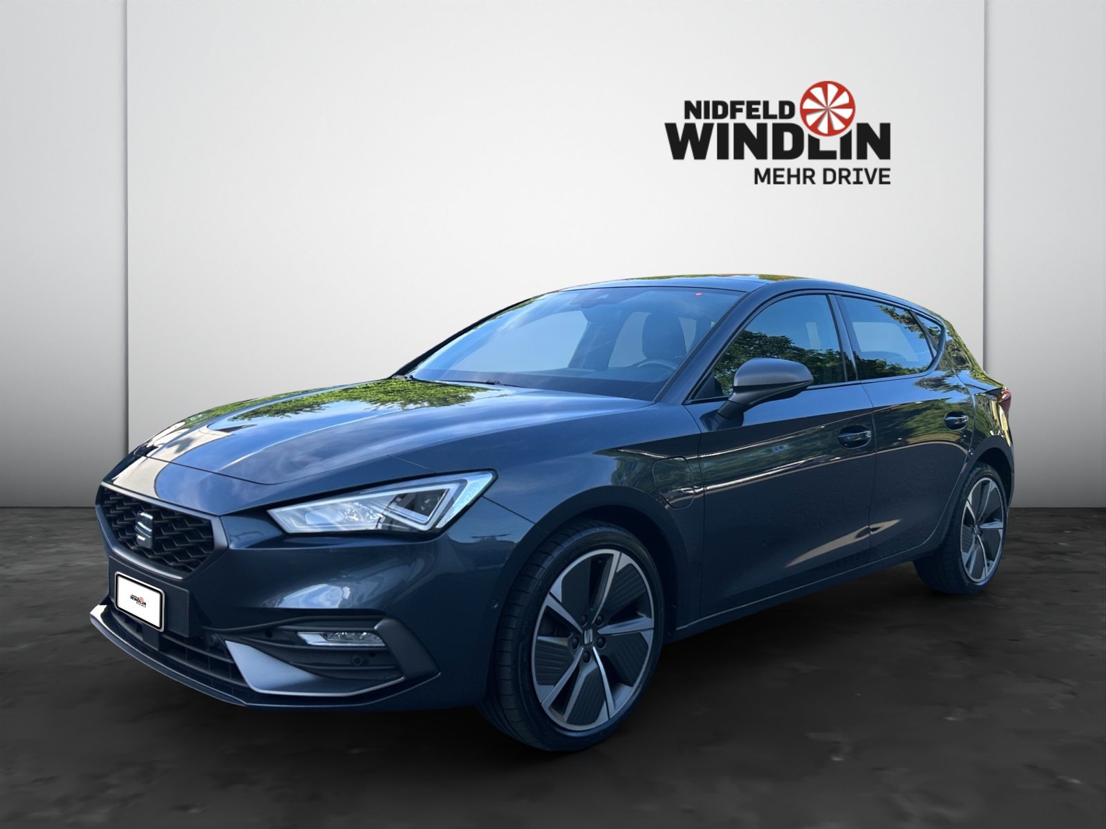 SEAT NEW LEON HOLA FR e-HYBRID (netto), Full-Hybrid Petrol/Electric, Second hand / Used, Automatic - 2