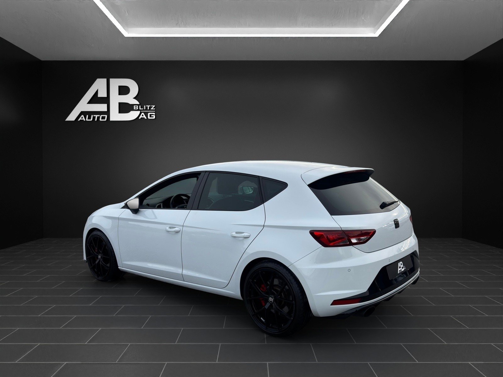 SEAT Leon 2.0 TSI DSG mit 280 PS, Benzin, Occasion / Gebraucht, Automatik - 3