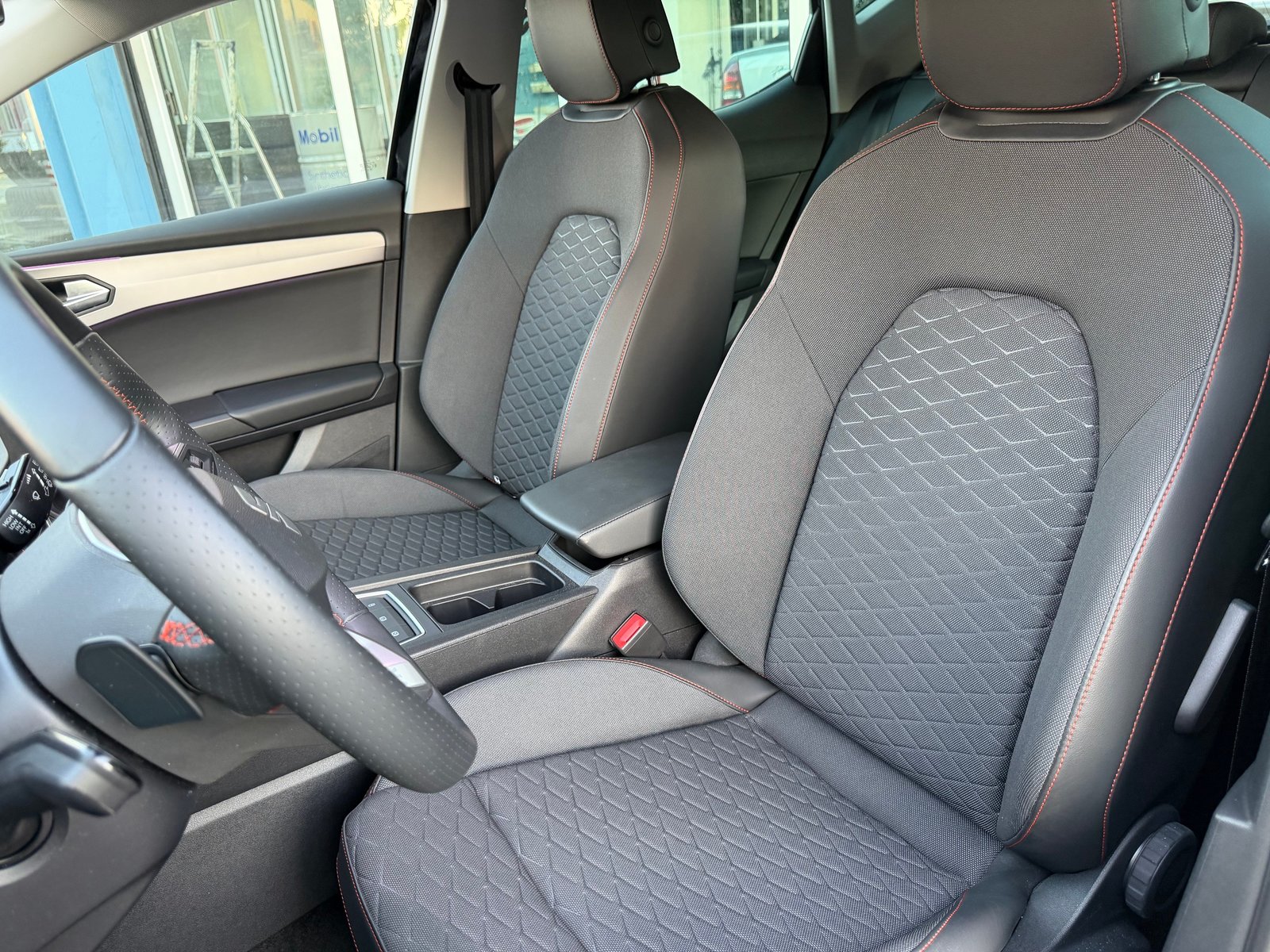SEAT Leon 1.5 eTSI mHEV DSG FR, Mild-Hybrid Petrol/Electric, Second hand / Used, Automatic - 7