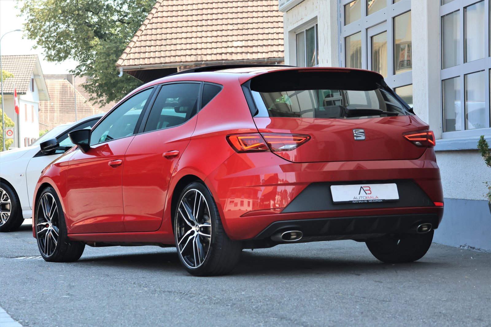 SEAT Leon 2.0 TSI SWISS 290 DSG, Petrol, Second hand / Used, Automatic - 3