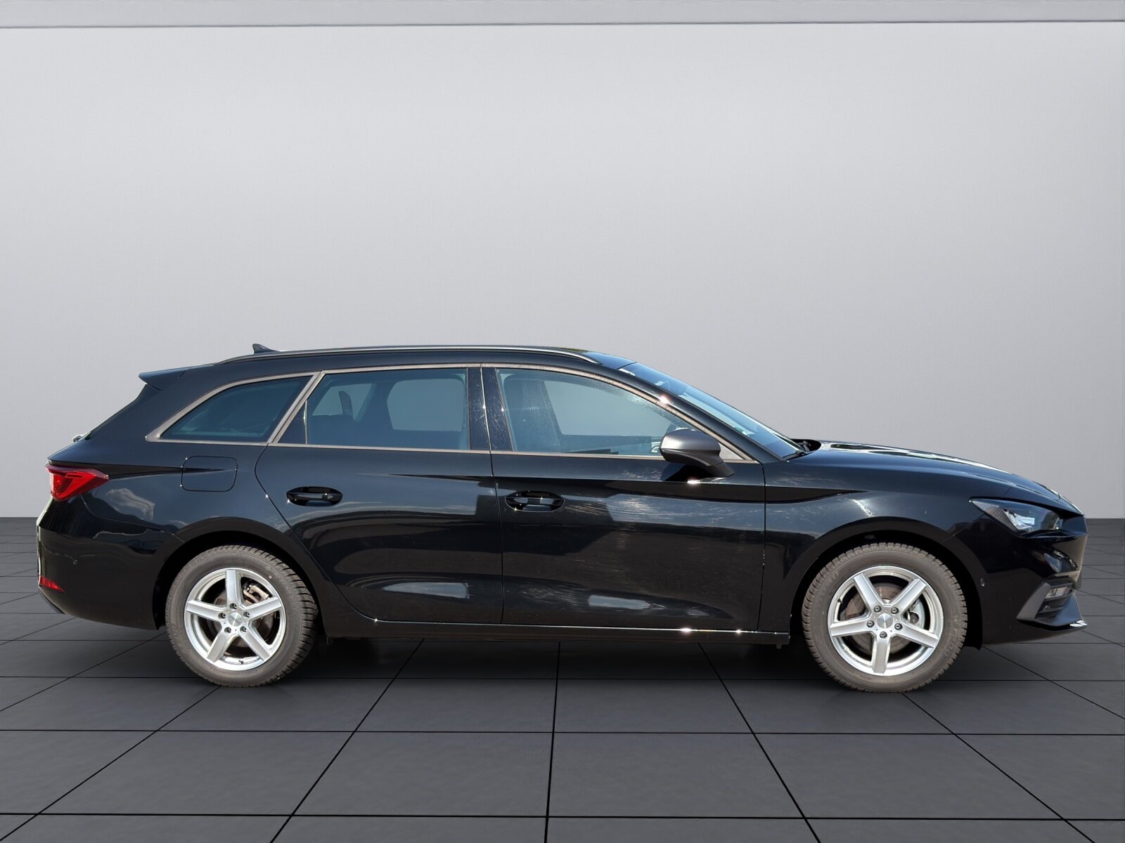 SEAT Leon 1.5 eTSI 150 FR DSG, Mild-Hybrid Benzin/Elektro, Occasion / Gebraucht, Automatik - 4