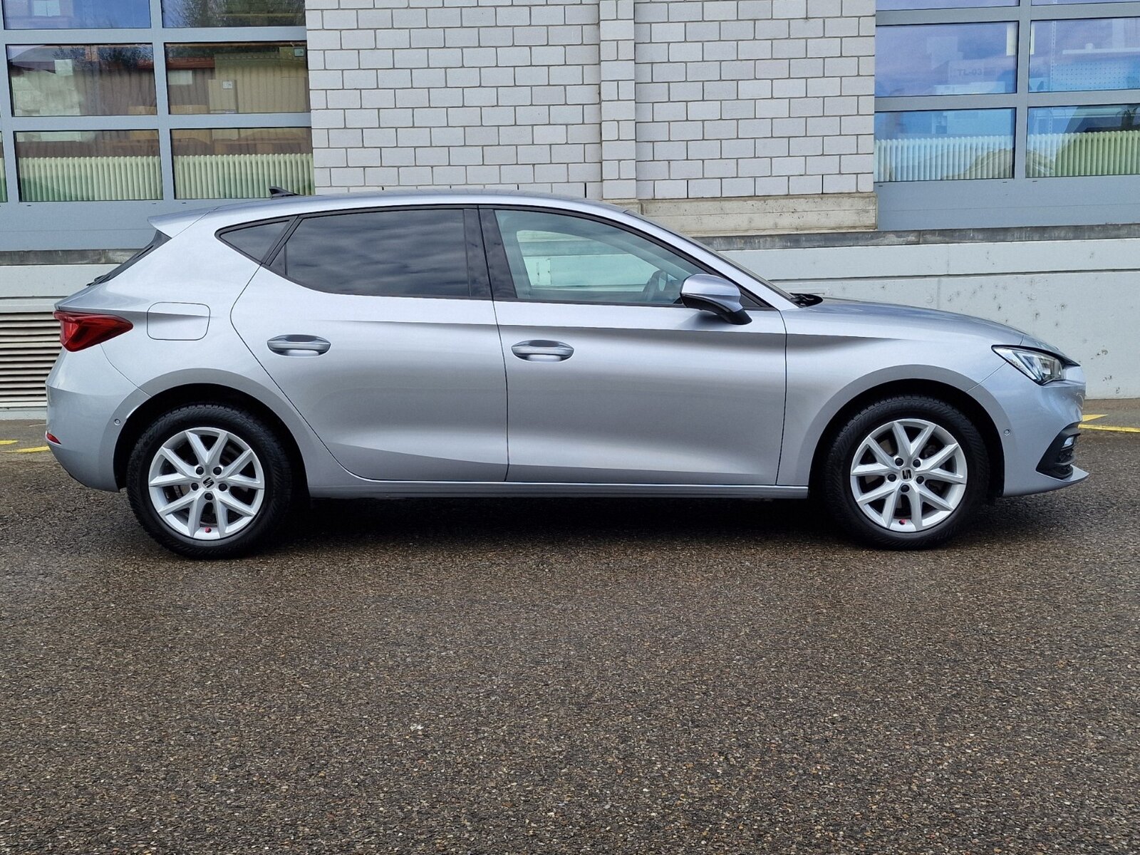 SEAT Leon 1.0 eTSI mHEV Style, Hybride Leggero Benzina/Elettrica, Occasioni / Usate, Automatico - 4