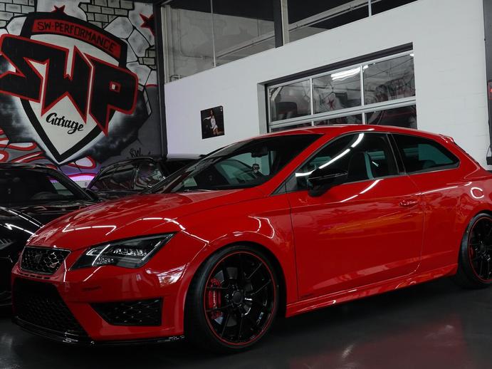 SEAT LEON SC 2.0 TSI 280 DSG BULL-X CH-FZ NEUWERTIG VIEL ZUBEHÖR, Benzin, Occasion / Gebraucht, Automatik