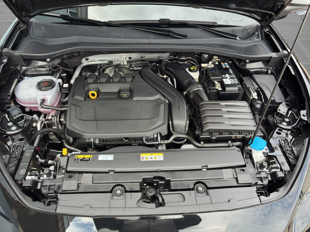 SEAT LEON 1.5 eTSI 150 FR DSG, Hybride Léger Essence/Électricité, Occasion / Utilisé, Automatique - 5