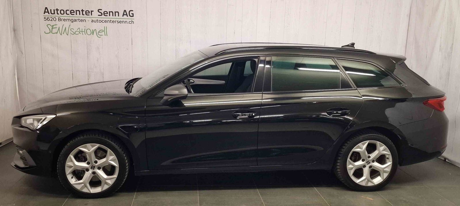 SEAT NEW LEON SPORTSTOURER FR e-HYBRID, Full-Hybrid Petrol/Electric, Second hand / Used, Automatic - 3