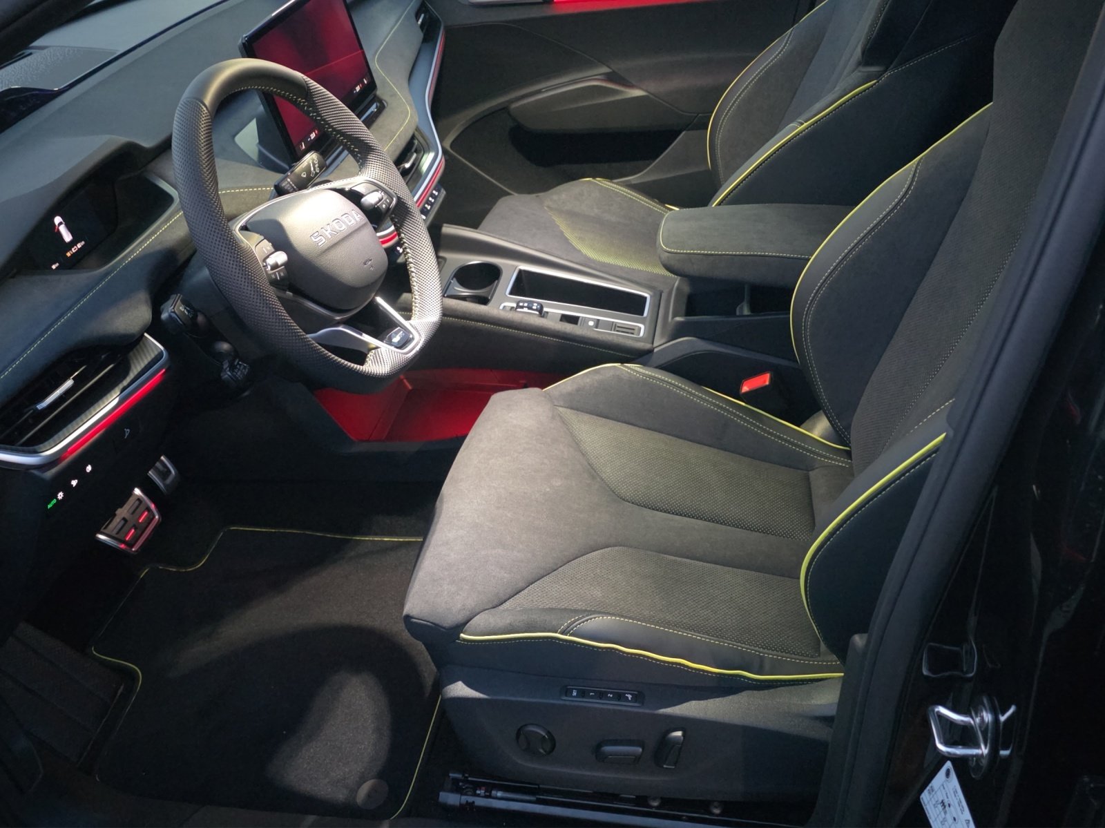 SKODA Elroq 85 RS 4x4, Electric, New car, Automatic - 4