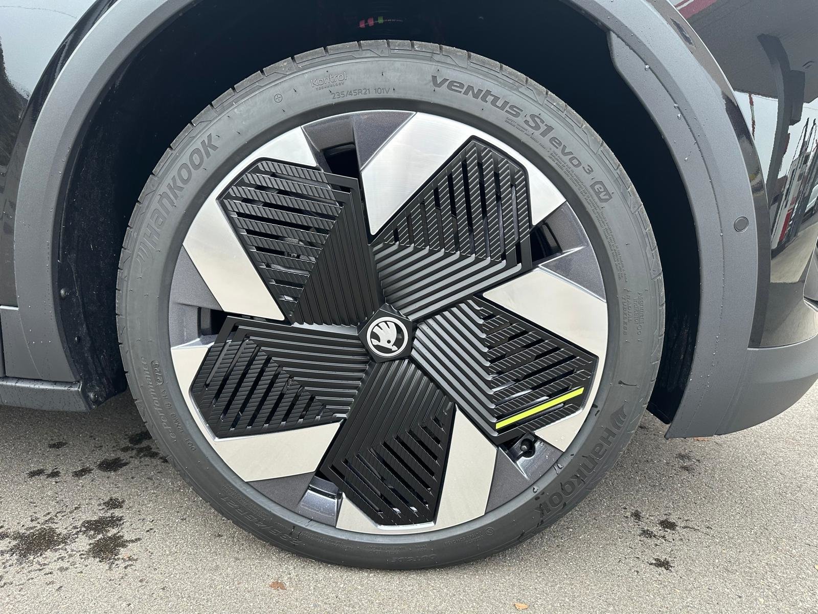 SKODA Elroq 85 RS 4x4, Electric, New car, Automatic - 6