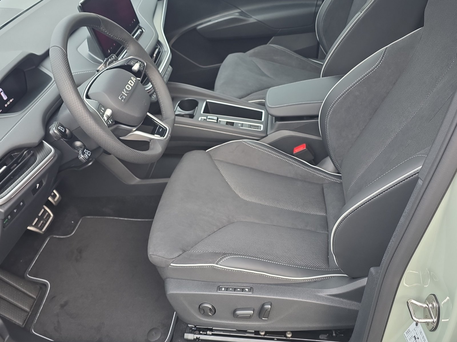 SKODA Elroq 85 Sportline 4x4, Electric, New car, Automatic - 4