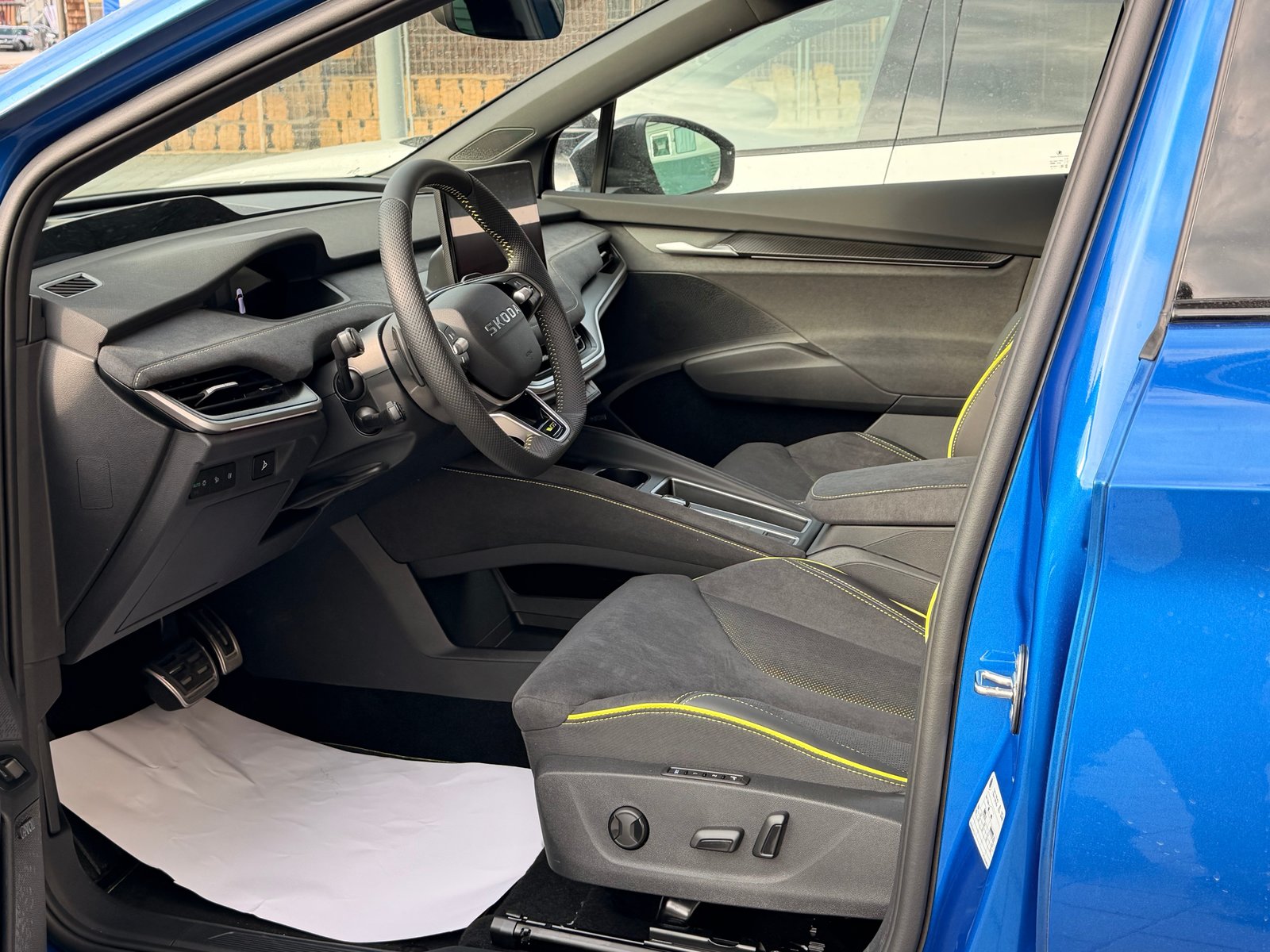 SKODA Elroq 85 RS 4x4, Electric, New car, Automatic - 4