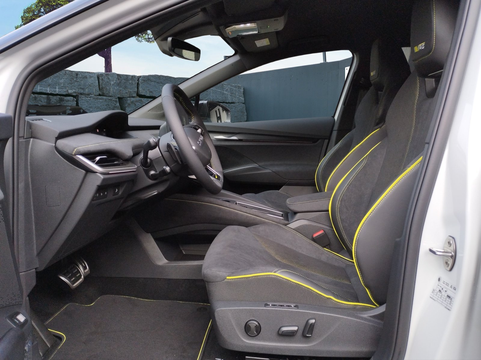 SKODA Elroq RS 4x4, Electric, New car, Automatic - 7