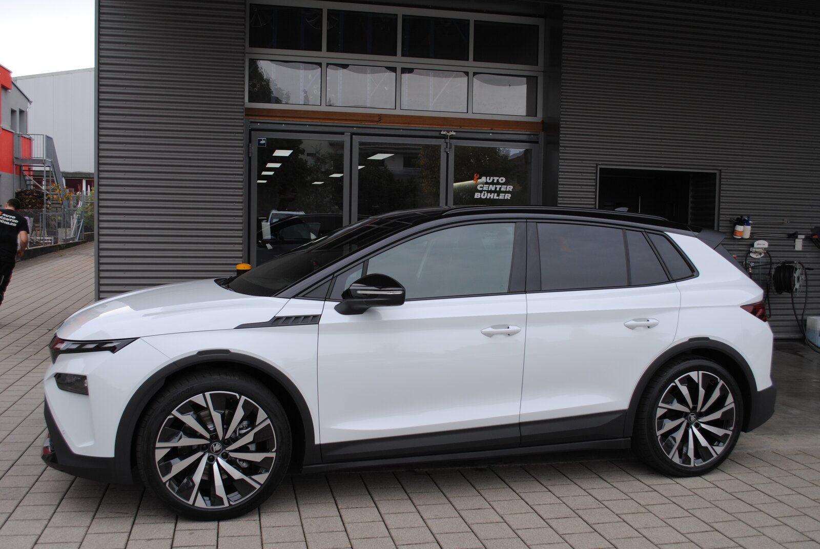 SKODA Elroq 85x Sportline 4x4, Elettrica, Auto nuove, Automatico - 5