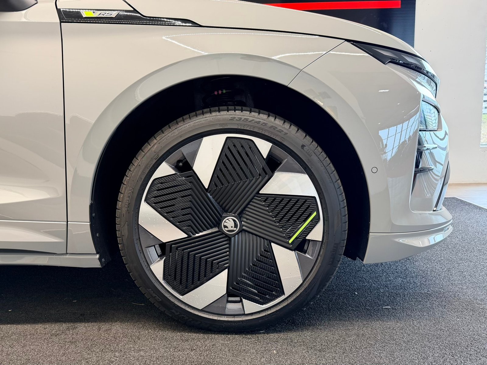 SKODA Enyaq 85x 4x4 RS, Electric, New car, Automatic - 6