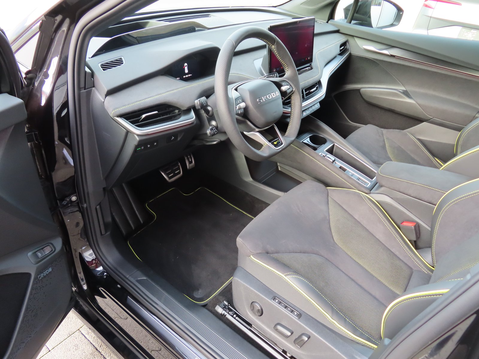 SKODA Enyaq 85x 4x4 RS, Électrique, Voiture nouvelle, Automatique - 7