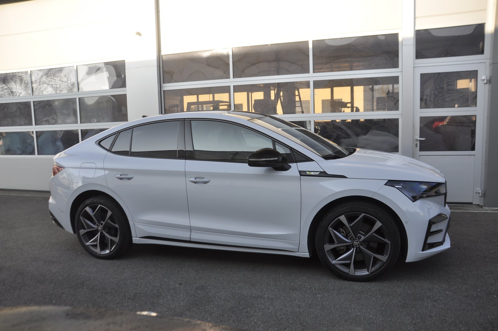 SKODA Enyaq Coupé RS iV 80 4x4 I Anhängerkupplung, Electric, Second hand / Used, Automatic - 2