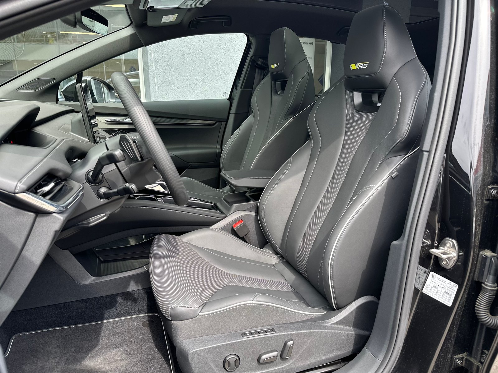 SKODA Enyaq Coupé RS iV 80 4x4, Electric, Second hand / Used, Automatic - 5
