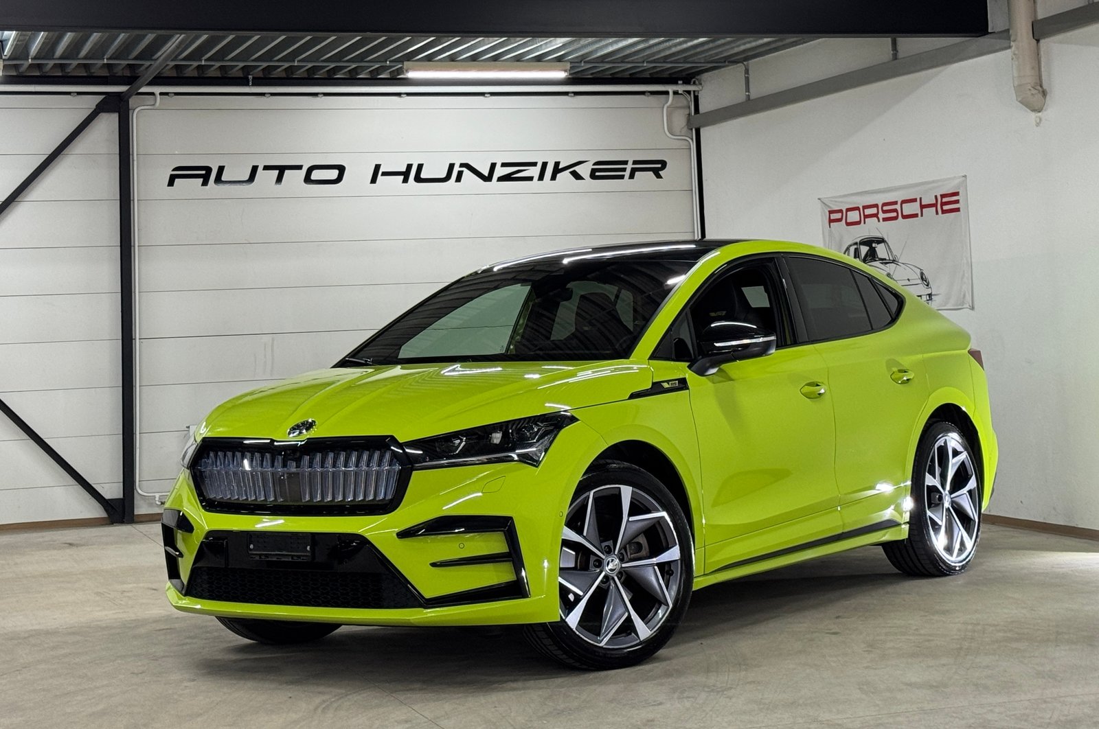 SKODA Enyaq Coupé RS iV 80 4x4 300 PS // Anhängerkupplung
