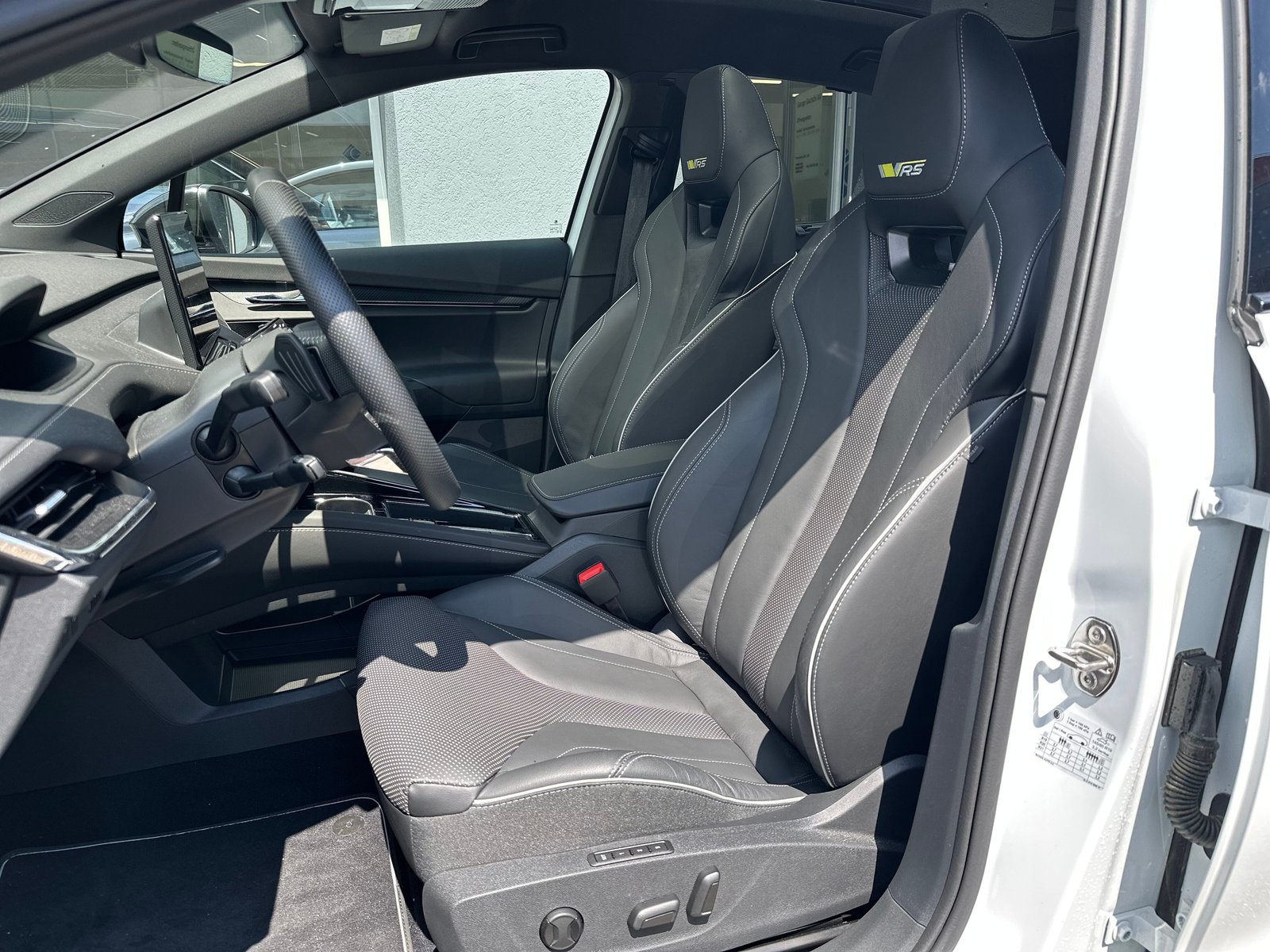 SKODA Enyaq Coupé RS iV 80 4x4, Elektro, Occasion / Gebraucht, Automatik - 5