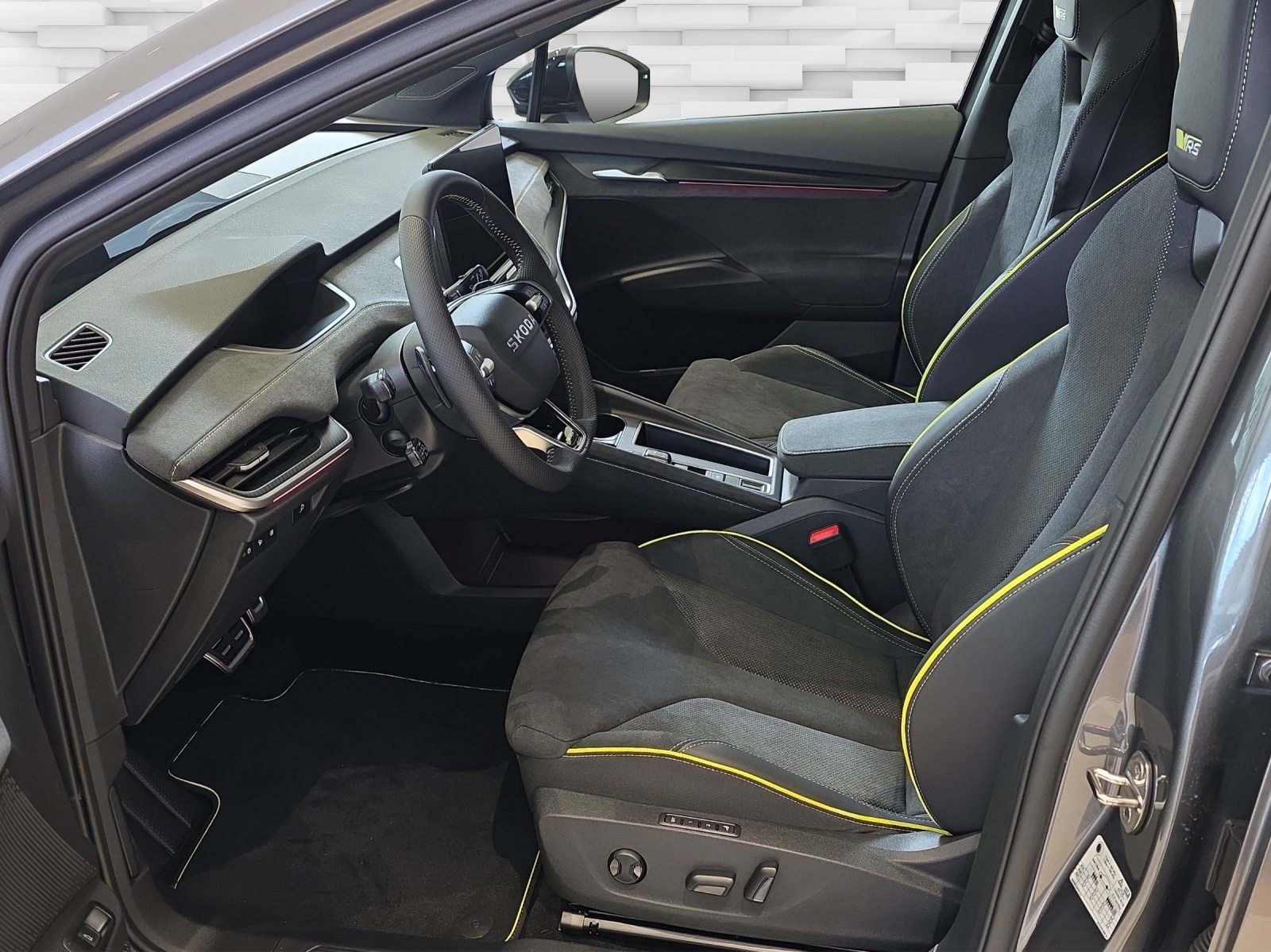 SKODA Enyaq RS 85x 4x4, Electric, New car, Automatic - 3