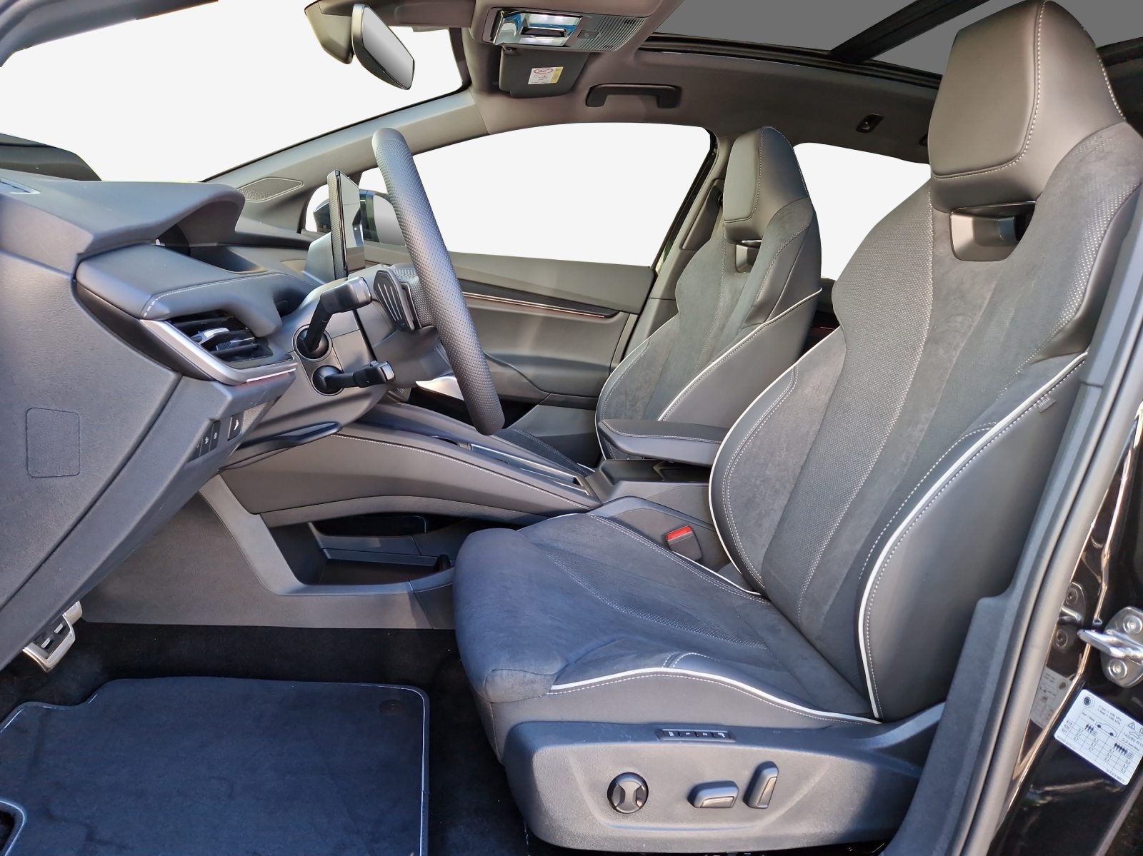 SKODA Enyaq Sportline 85x 4x4, Electric, New car, Automatic - 4
