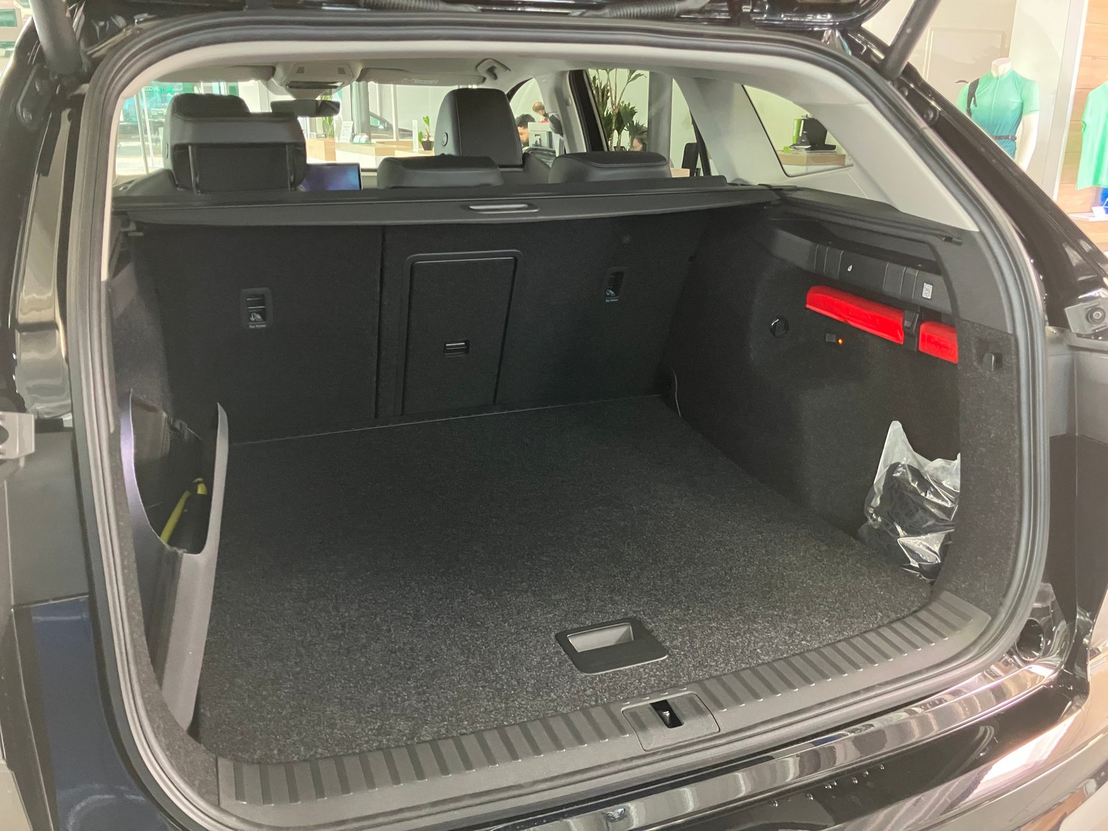 SKODA Enyaq 85x 4x4, Elektro, Neuwagen, Automatik - 7