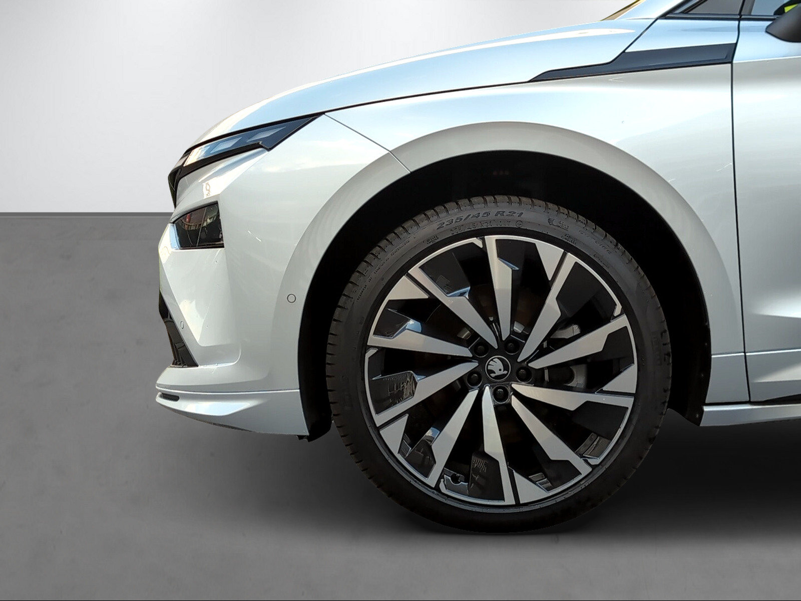 SKODA Enyaq 85x SportLine, Electric, New car, Automatic - 4