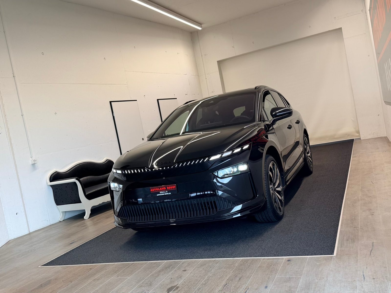 SKODA Enyaq 85x Sportline 4x4, Electric, New car, Automatic - 3