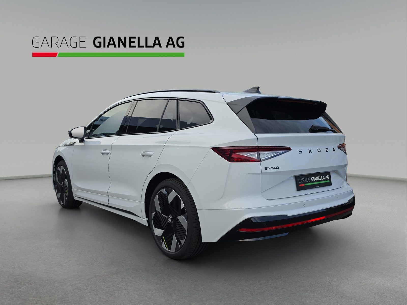 SKODA Enyaq RS, Electric, New car, Automatic - 3