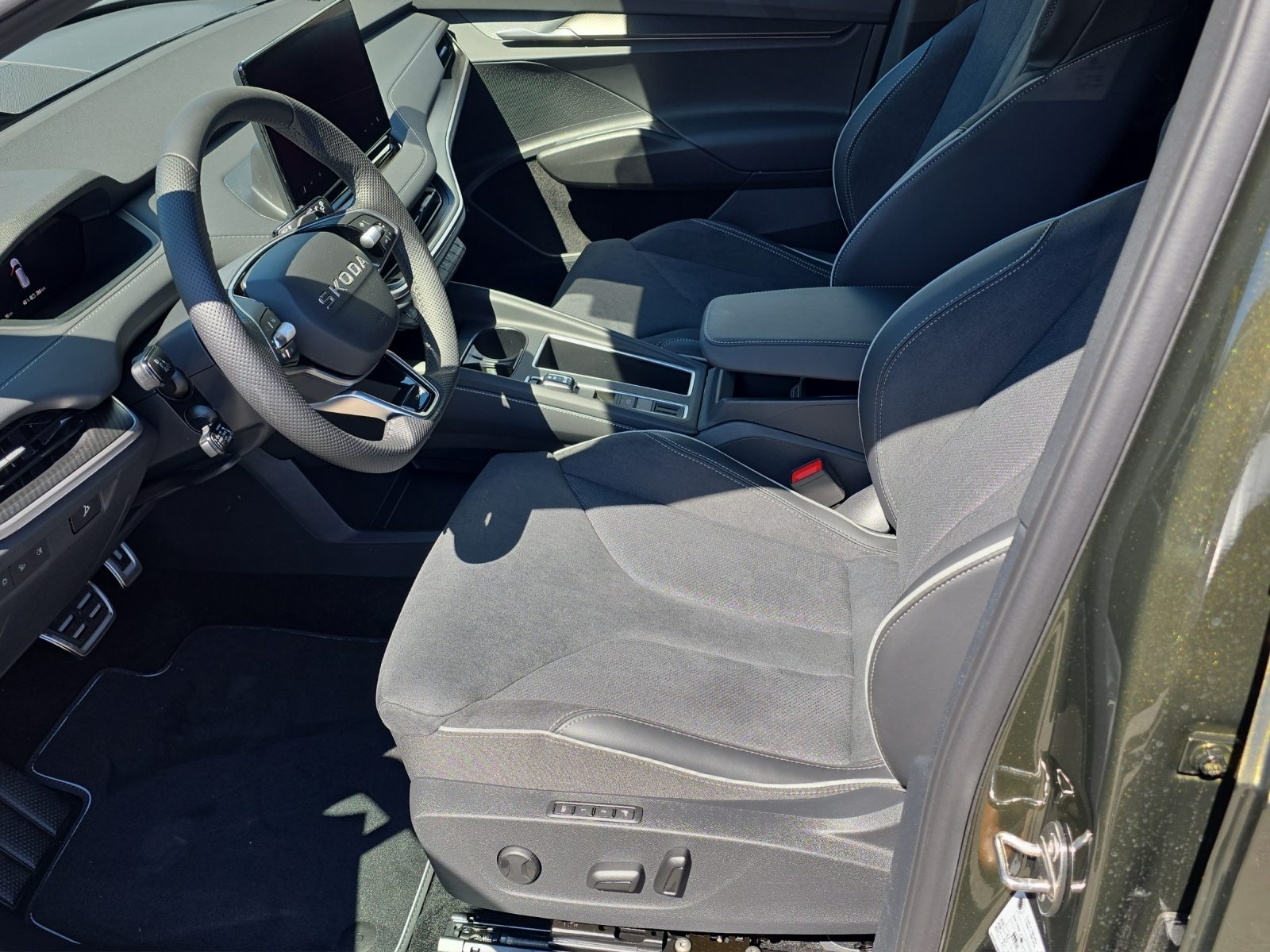 SKODA Enyaq Sportline 85x 4x4, Elettrica, Auto nuove, Automatico - 4