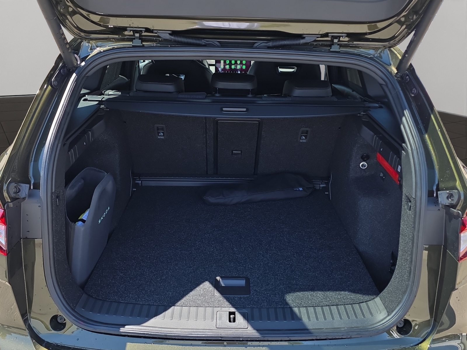 SKODA Enyaq Sportline 85x 4x4, Elettrica, Auto nuove, Automatico - 6