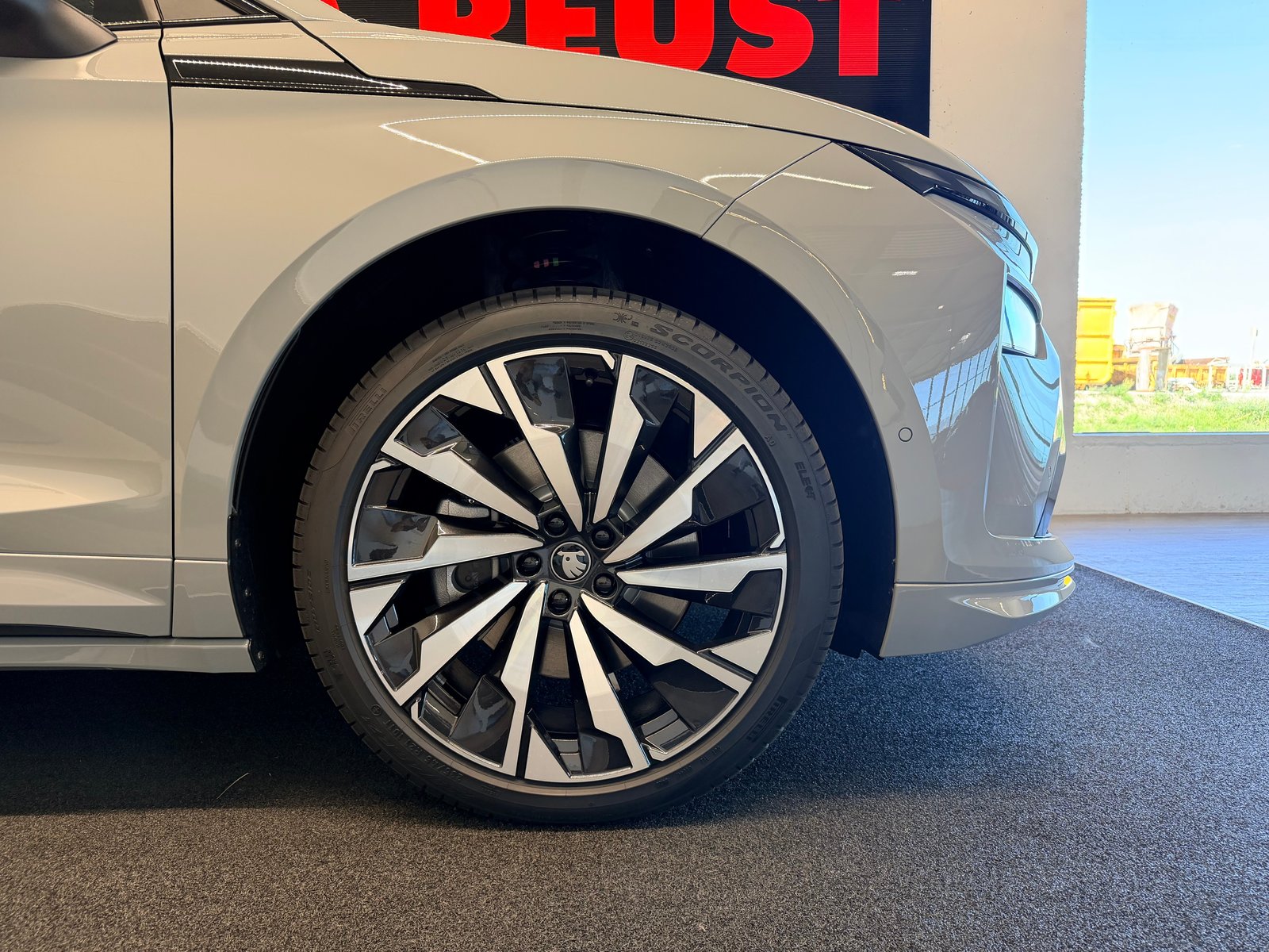 SKODA Enyaq 85x Sportline 4x4, Electric, New car, Automatic - 6