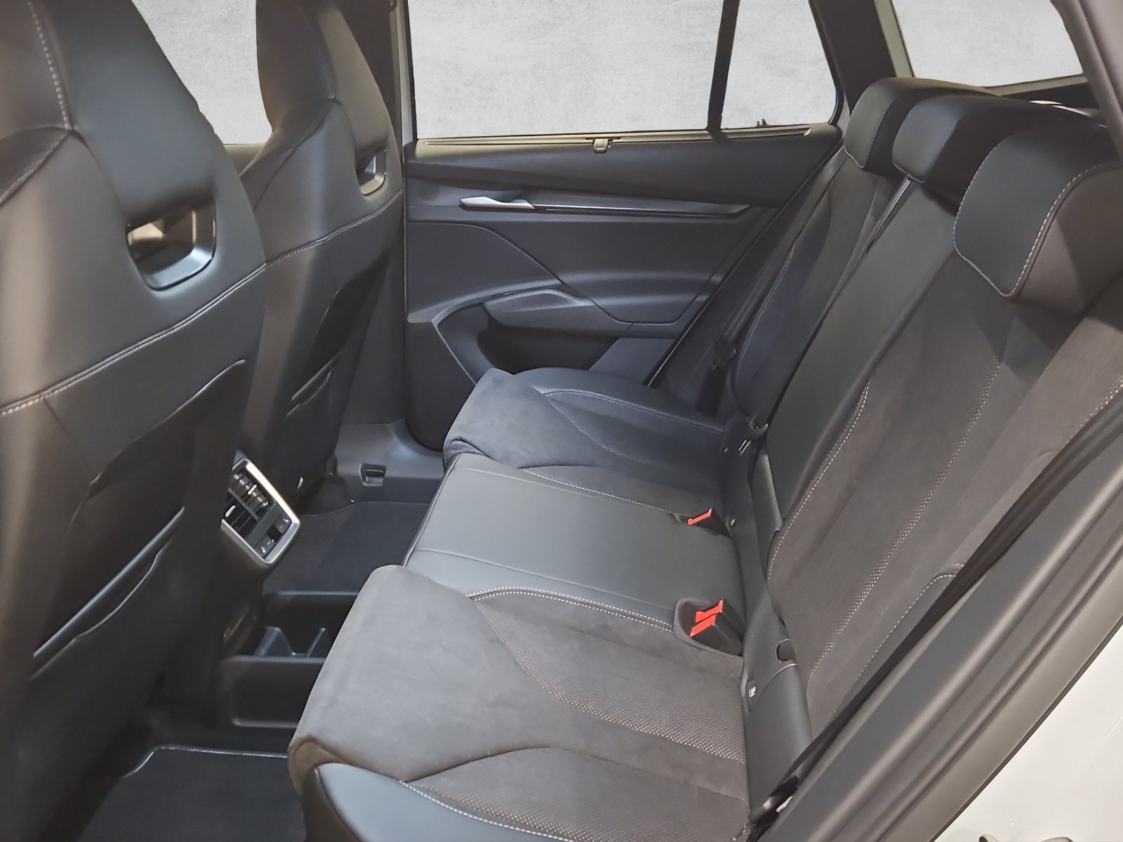 SKODA Enyaq 85 Sportline, Elektro, Occasion / Gebraucht, Automatik - 7