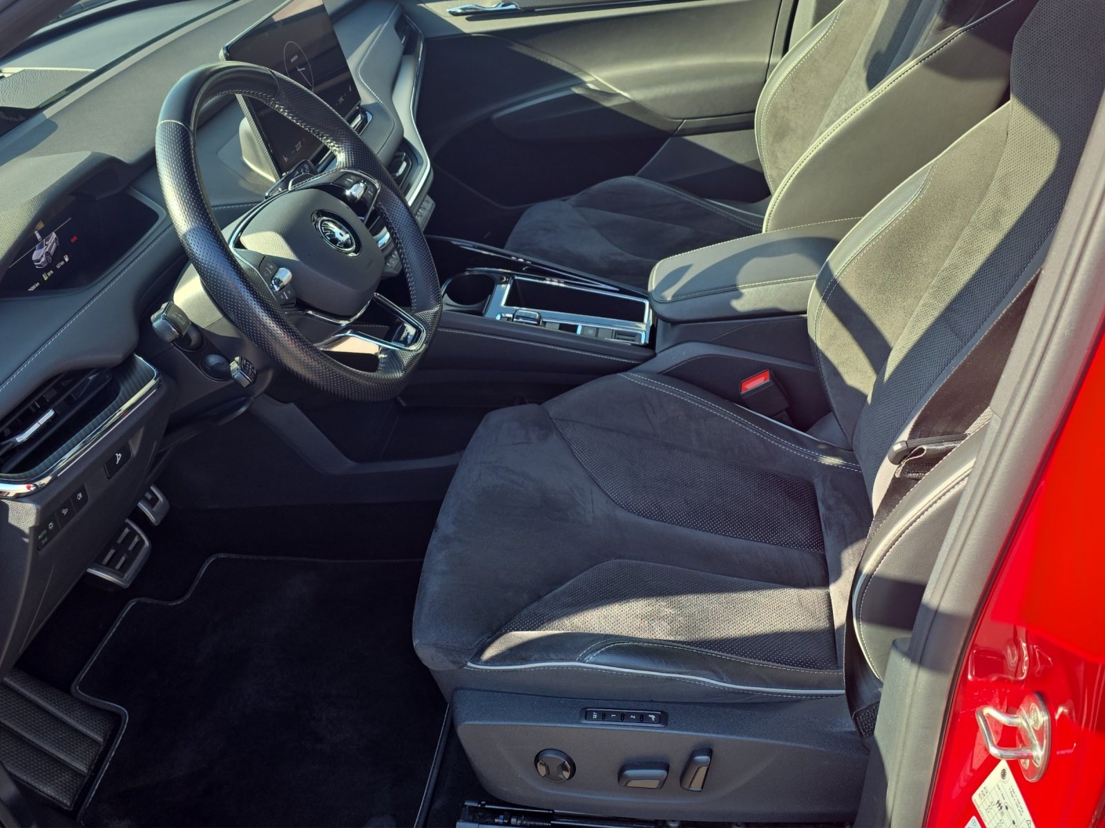 SKODA Enyaq iV 80x SportLine, Elektro, Occasion / Gebraucht, Automatik - 4