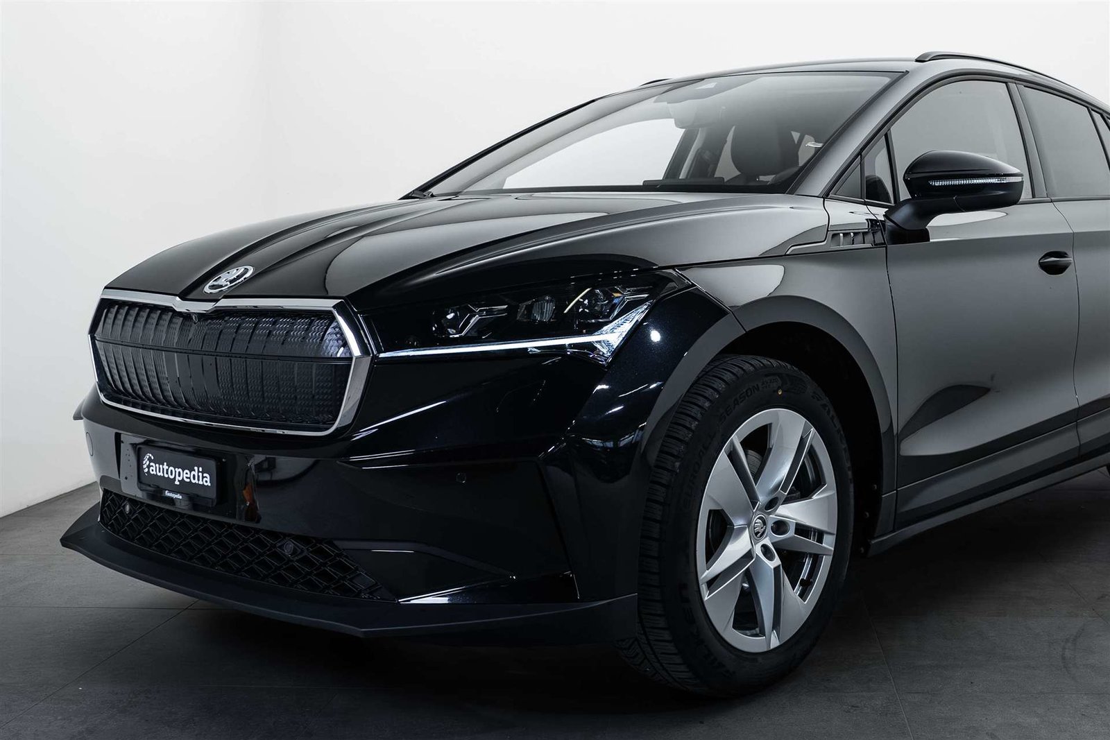 SKODA Enyaq iV 60, Electric, Second hand / Used, Automatic - 2