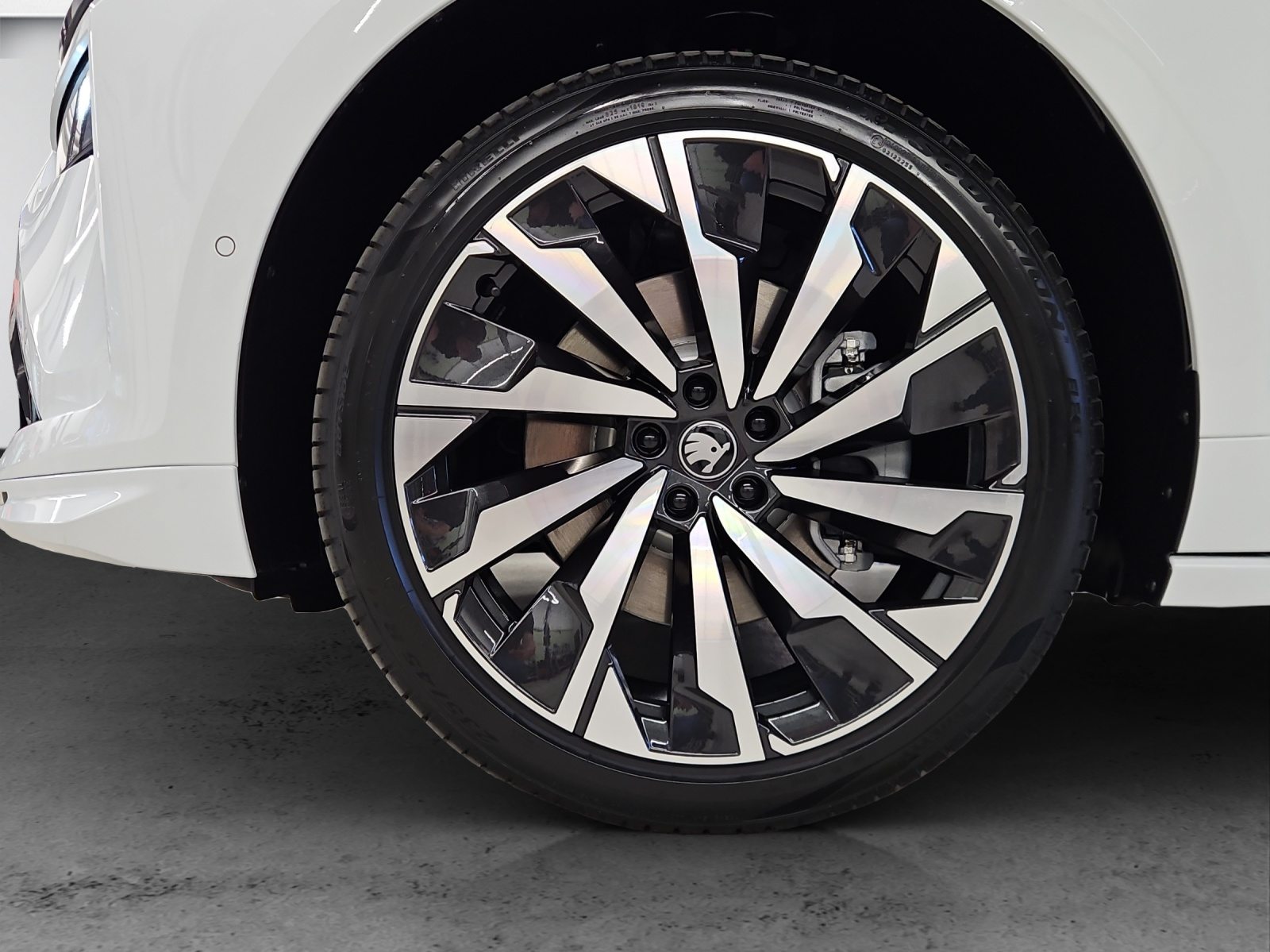 SKODA Enyaq Sportline 85x 4x4, Elektro, Occasion / Gebraucht, Automatik - 6