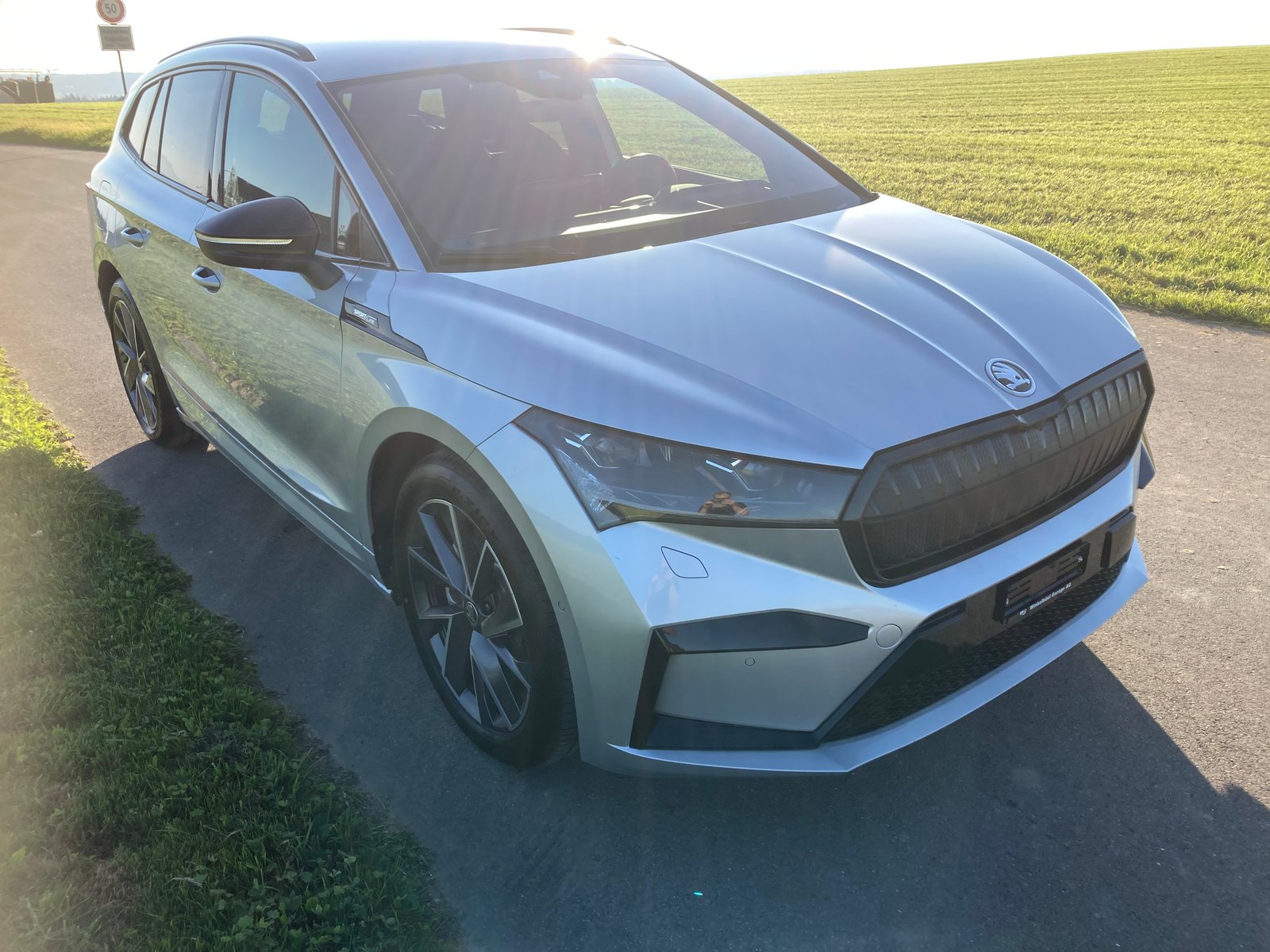 SKODA Enyaq iV 80x SportLine mit Anhängerkupplung, Electric, Second hand / Used, Automatic - 2