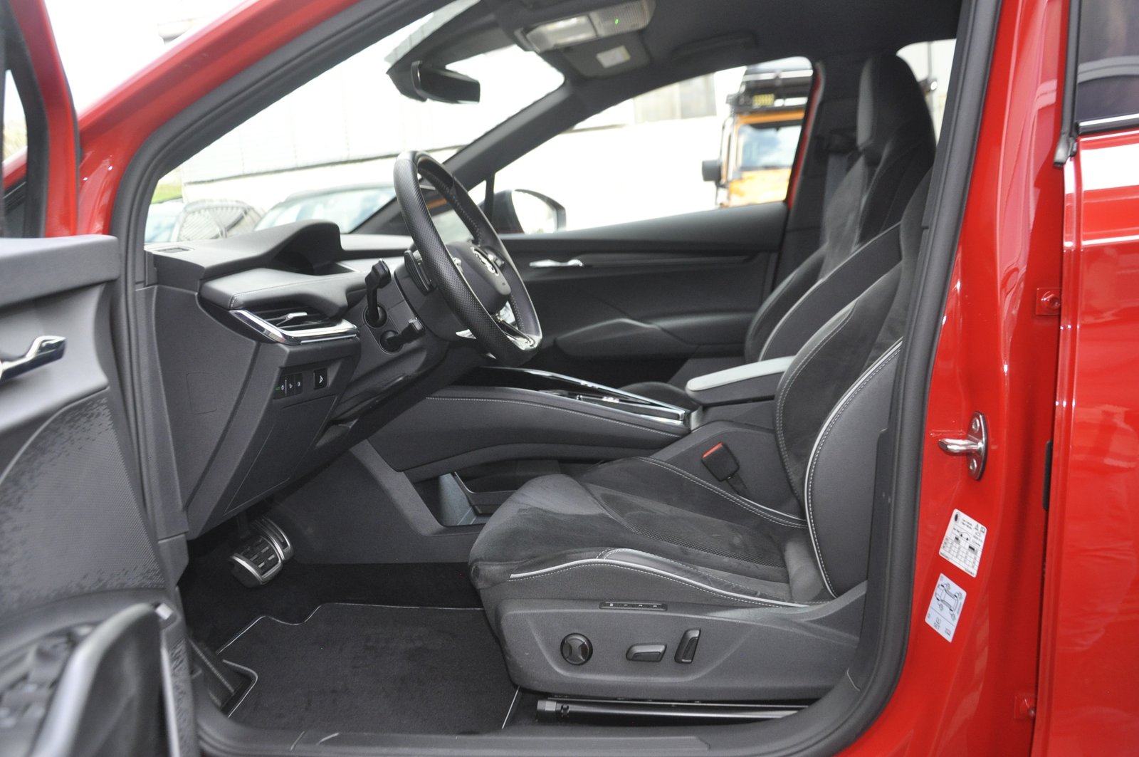 SKODA Enyaq iV 80x SportLine I Anhängerkupplung, Elektro, Occasion / Gebraucht, Automatik - 4