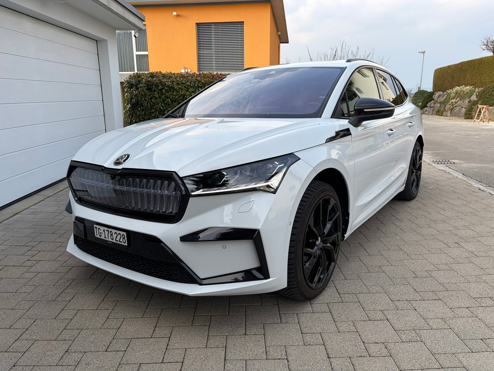 SKODA Enyaq iV 80x