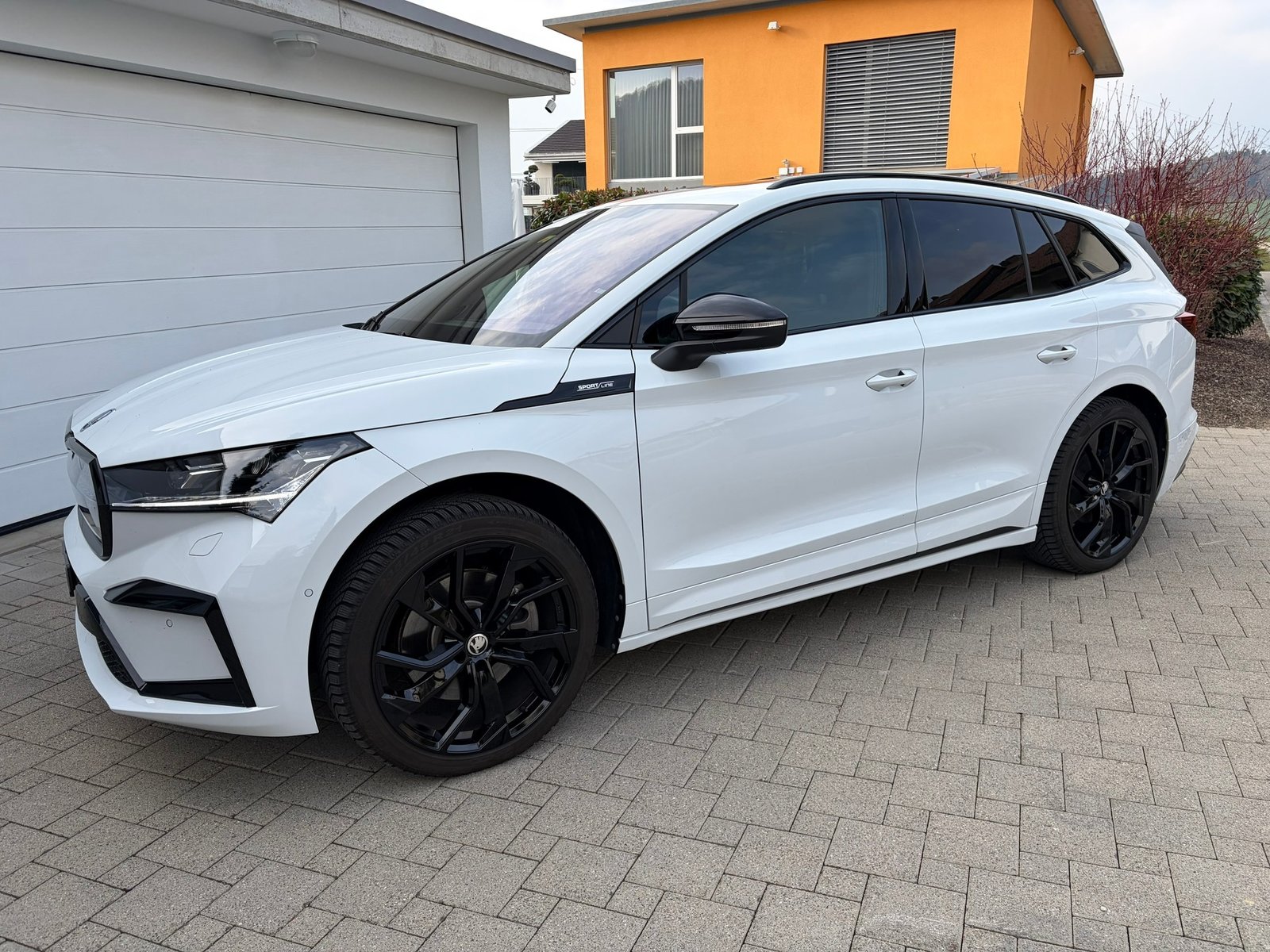 SKODA Enyaq iV 80x, Elektro, Occasion / Gebraucht, Automatik - 2