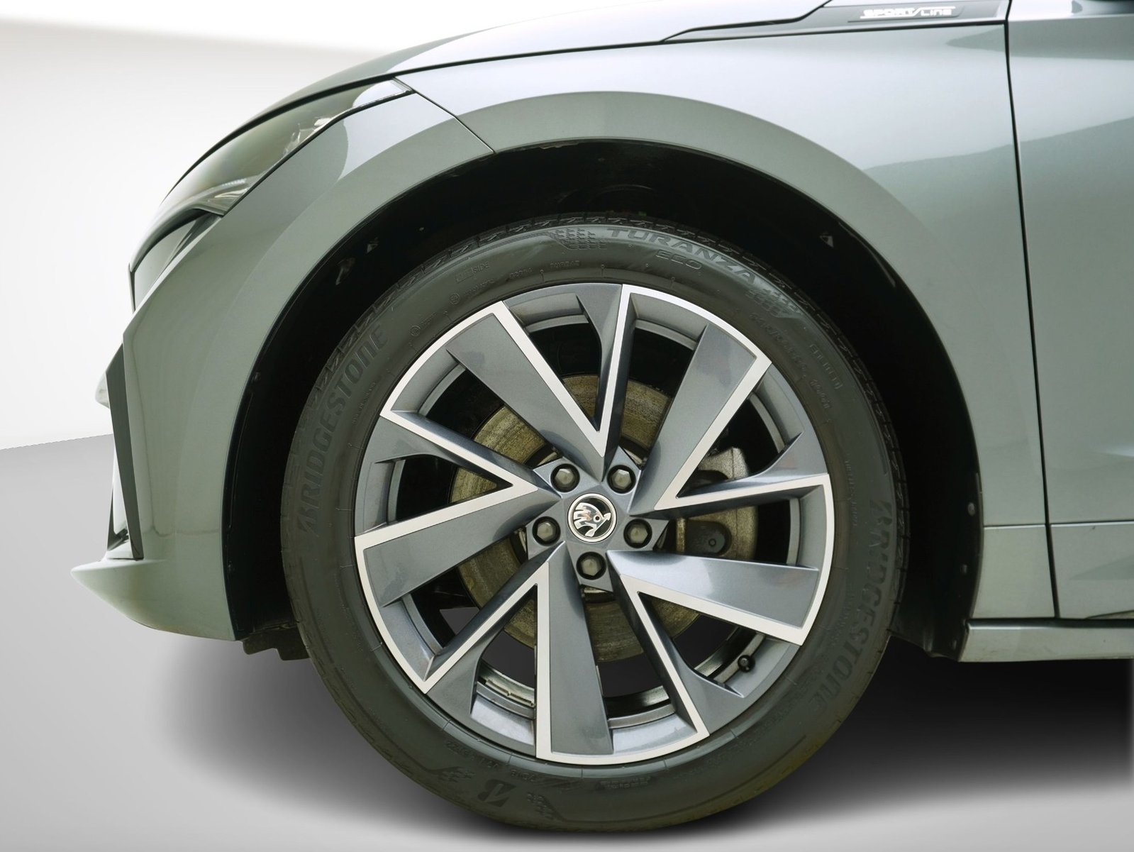 SKODA Enyaq iV 80x Sport Line, Elektro, Occasion / Gebraucht, Automatik - 7