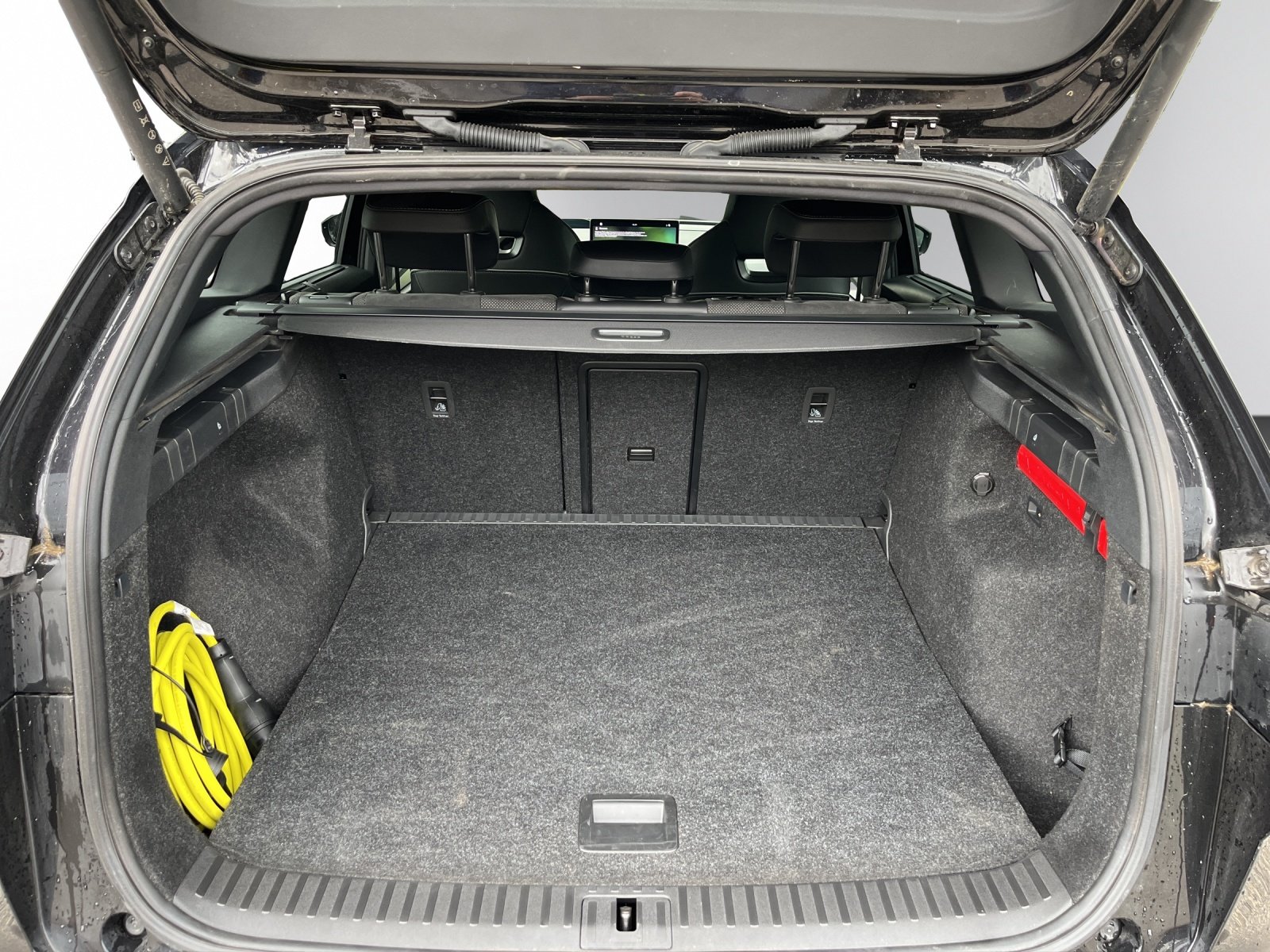 SKODA Enyaq 85x Sportline 4x4, Elektro, Occasion / Gebraucht, Automatik - 6