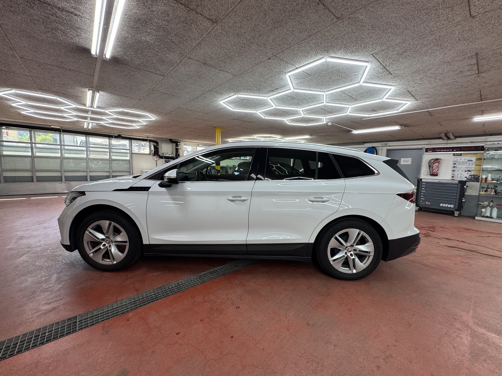 SKODA Enyaq iV 80, Electric, Second hand / Used, Automatic - 2