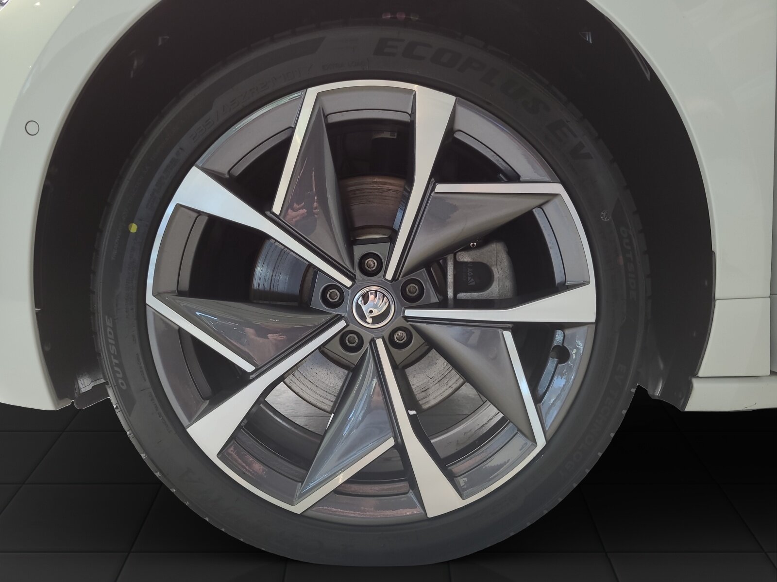 SKODA Enyaq Coupé iV RS 4x4, Électrique, Occasion / Utilisé, Automatique - 2